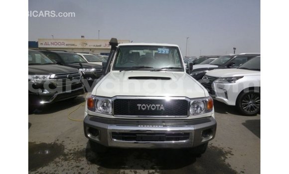 Buy Import Toyota Land Cruiser White Car in Import - Dubai in Malawi Buy Import Toyota Land Cruiser White Car in Import - Dubai in Malawi