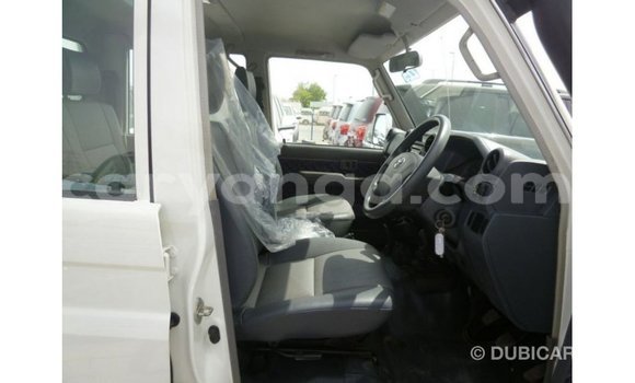 Buy Import Toyota Land Cruiser White Car in Import - Dubai in Malawi Buy Import Toyota Land Cruiser White Car in Import - Dubai in Malawi