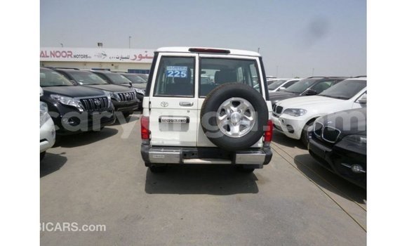 Buy Import Toyota Land Cruiser White Car in Import - Dubai in Malawi Buy Import Toyota Land Cruiser White Car in Import - Dubai in Malawi