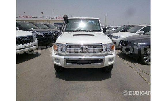 Buy Import Toyota Land Cruiser White Car in Import - Dubai in Malawi Buy Import Toyota Land Cruiser White Car in Import - Dubai in Malawi