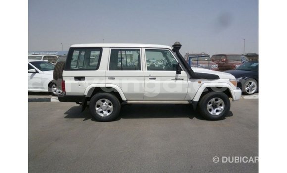 Buy Import Toyota Land Cruiser White Car in Import - Dubai in Malawi Buy Import Toyota Land Cruiser White Car in Import - Dubai in Malawi