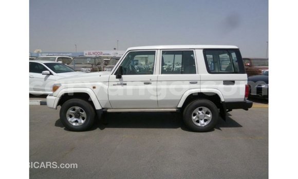 Buy Import Toyota Land Cruiser White Car in Import - Dubai in Malawi Buy Import Toyota Land Cruiser White Car in Import - Dubai in Malawi