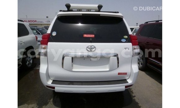 Acheter Import Voiture Toyota Prado Blanc à Import - Dubai, Malawi Acheter Import Voiture Toyota Prado Blanc à Import - Dubai, Malawi