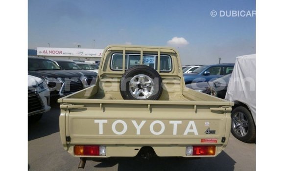 Acheter Import Voiture Toyota Land Cruiser Beige à Import - Dubai, Malawi Acheter Import Voiture Toyota Land Cruiser Beige à Import - Dubai, Malawi