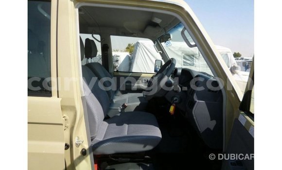 Acheter Import Voiture Toyota Land Cruiser Beige à Import - Dubai, Malawi Acheter Import Voiture Toyota Land Cruiser Beige à Import - Dubai, Malawi