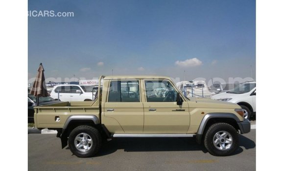 Acheter Import Voiture Toyota Land Cruiser Beige à Import - Dubai, Malawi Acheter Import Voiture Toyota Land Cruiser Beige à Import - Dubai, Malawi