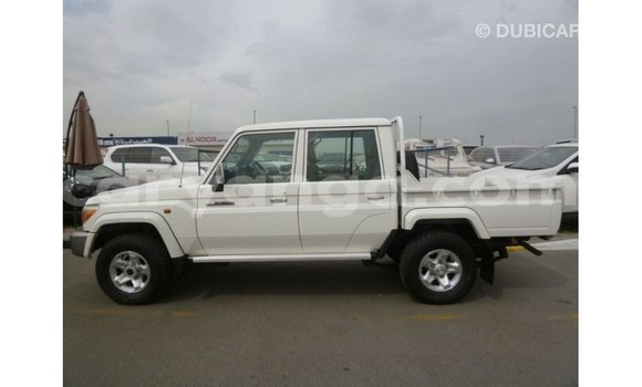 Acheter Import Voiture Toyota Land Cruiser Blanc à Import - Dubai, Malawi Acheter Import Voiture Toyota Land Cruiser Blanc à Import - Dubai, Malawi
