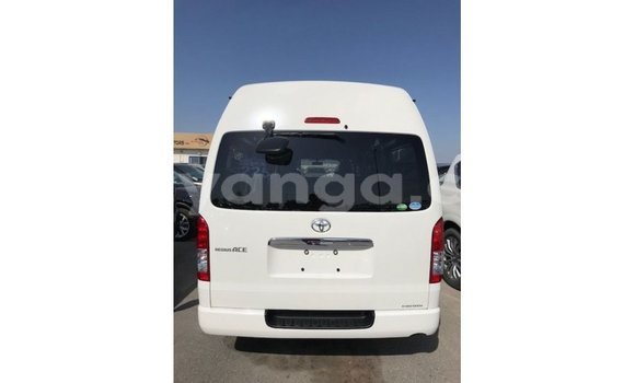 Buy Import Toyota Hiace White Car in Import - Dubai in Malawi Buy Import Toyota Hiace White Car in Import - Dubai in Malawi