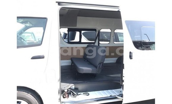 Buy Import Toyota Hiace White Car in Import - Dubai in Malawi Buy Import Toyota Hiace White Car in Import - Dubai in Malawi