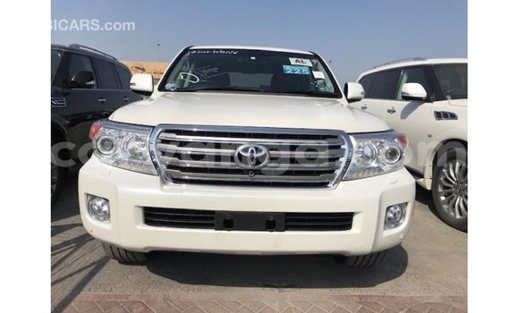 Buy Import Toyota Land Cruiser White Car in Import - Dubai in Malawi Buy Import Toyota Land Cruiser White Car in Import - Dubai in Malawi