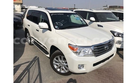 Buy Import Toyota Land Cruiser White Car in Import - Dubai in Malawi Buy Import Toyota Land Cruiser White Car in Import - Dubai in Malawi