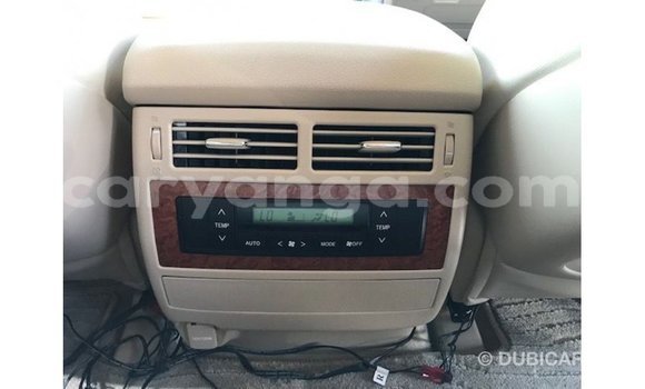 Acheter Import Voiture Toyota Land Cruiser Blanc à Import - Dubai, Malawi Acheter Import Voiture Toyota Land Cruiser Blanc à Import - Dubai, Malawi