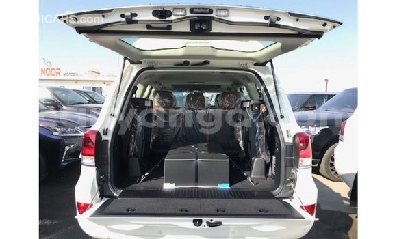 Buy Import Toyota Land Cruiser White Car in Import - Dubai in Malawi Buy Import Toyota Land Cruiser White Car in Import - Dubai in Malawi