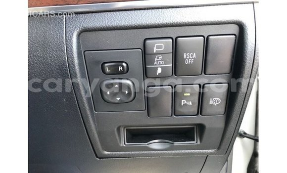 Buy Import Toyota Land Cruiser White Car in Import - Dubai in Malawi Buy Import Toyota Land Cruiser White Car in Import - Dubai in Malawi