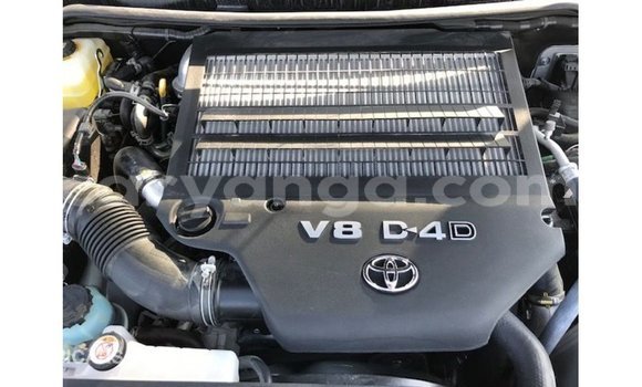 Buy Import Toyota Land Cruiser White Car in Import - Dubai in Malawi Buy Import Toyota Land Cruiser White Car in Import - Dubai in Malawi