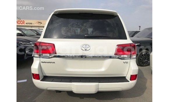 Acheter Import Voiture Toyota Land Cruiser Blanc à Import - Dubai, Malawi Acheter Import Voiture Toyota Land Cruiser Blanc à Import - Dubai, Malawi