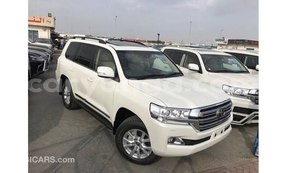 Acheter Import Voiture Toyota Land Cruiser Blanc à Import - Dubai, Malawi Acheter Import Voiture Toyota Land Cruiser Blanc à Import - Dubai, Malawi