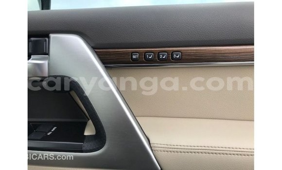 Acheter Import Voiture Toyota Land Cruiser Blanc à Import - Dubai, Malawi Acheter Import Voiture Toyota Land Cruiser Blanc à Import - Dubai, Malawi