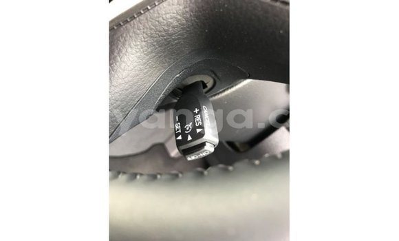 Acheter Import Voiture Toyota Land Cruiser Blanc à Import - Dubai, Malawi Acheter Import Voiture Toyota Land Cruiser Blanc à Import - Dubai, Malawi