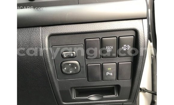 Acheter Import Voiture Toyota Land Cruiser Blanc à Import - Dubai, Malawi Acheter Import Voiture Toyota Land Cruiser Blanc à Import - Dubai, Malawi