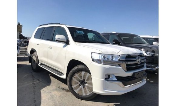 Acheter Import Voiture Toyota Land Cruiser Blanc à Import - Dubai, Malawi Acheter Import Voiture Toyota Land Cruiser Blanc à Import - Dubai, Malawi