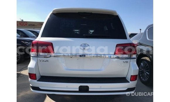 Acheter Import Voiture Toyota Land Cruiser Blanc à Import - Dubai, Malawi Acheter Import Voiture Toyota Land Cruiser Blanc à Import - Dubai, Malawi