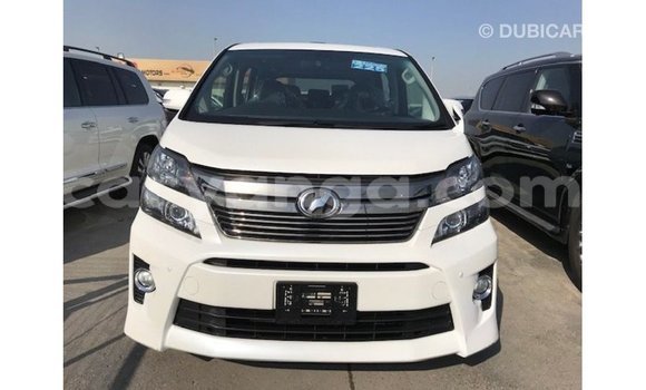 Buy Import Toyota Vellfire White Car in Import - Dubai in Malawi Buy Import Toyota Vellfire White Car in Import - Dubai in Malawi