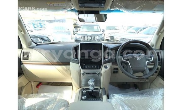 Buy Import Toyota Land Cruiser White Car in Import - Dubai in Malawi Buy Import Toyota Land Cruiser White Car in Import - Dubai in Malawi