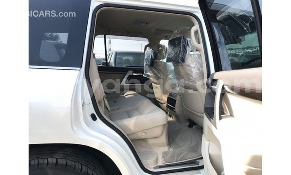Buy Import Toyota Land Cruiser White Car in Import - Dubai in Malawi Buy Import Toyota Land Cruiser White Car in Import - Dubai in Malawi