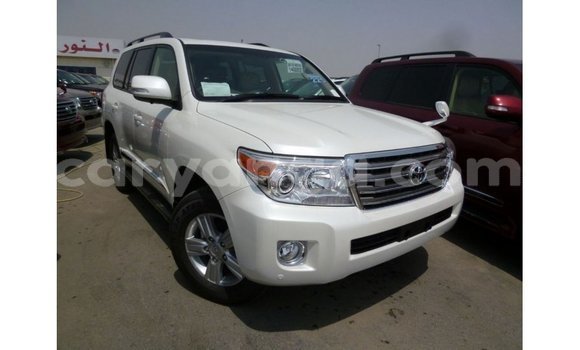 Acheter Import Voiture Toyota Land Cruiser Blanc à Import - Dubai, Malawi Acheter Import Voiture Toyota Land Cruiser Blanc à Import - Dubai, Malawi