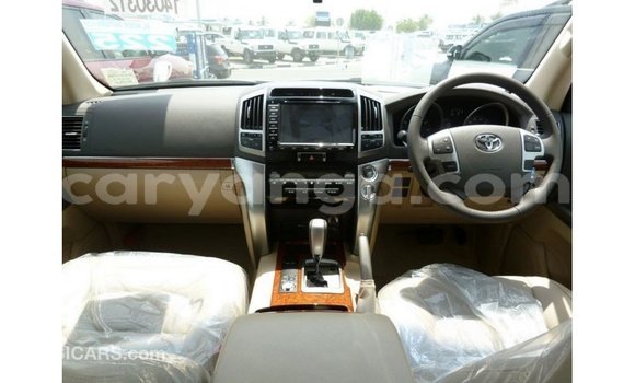 Acheter Import Voiture Toyota Land Cruiser Blanc à Import - Dubai, Malawi Acheter Import Voiture Toyota Land Cruiser Blanc à Import - Dubai, Malawi