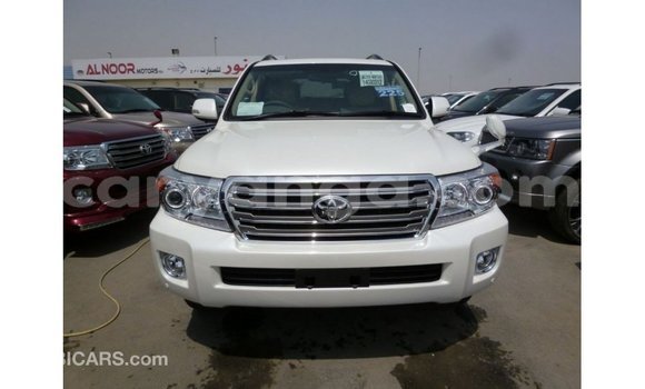 Acheter Import Voiture Toyota Land Cruiser Blanc à Import - Dubai, Malawi Acheter Import Voiture Toyota Land Cruiser Blanc à Import - Dubai, Malawi