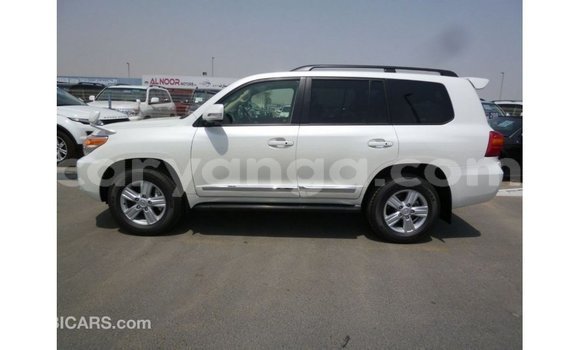 Acheter Import Voiture Toyota Land Cruiser Blanc à Import - Dubai, Malawi Acheter Import Voiture Toyota Land Cruiser Blanc à Import - Dubai, Malawi