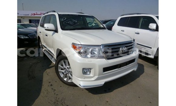 Acheter Import Voiture Toyota Land Cruiser Blanc à Import - Dubai, Malawi Acheter Import Voiture Toyota Land Cruiser Blanc à Import - Dubai, Malawi