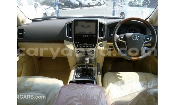 Buy Import Toyota Land Cruiser White Car in Import - Dubai in Malawi Buy Import Toyota Land Cruiser White Car in Import - Dubai in Malawi