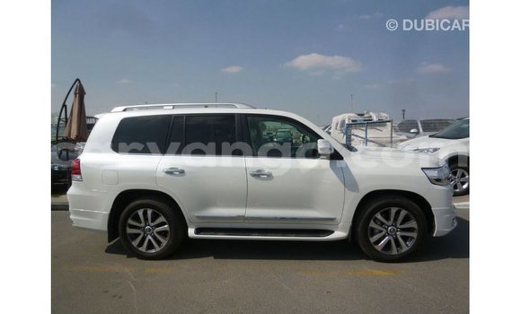 Buy Import Toyota Land Cruiser White Car in Import - Dubai in Malawi Buy Import Toyota Land Cruiser White Car in Import - Dubai in Malawi