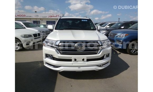 Buy Import Toyota Land Cruiser White Car in Import - Dubai in Malawi Buy Import Toyota Land Cruiser White Car in Import - Dubai in Malawi