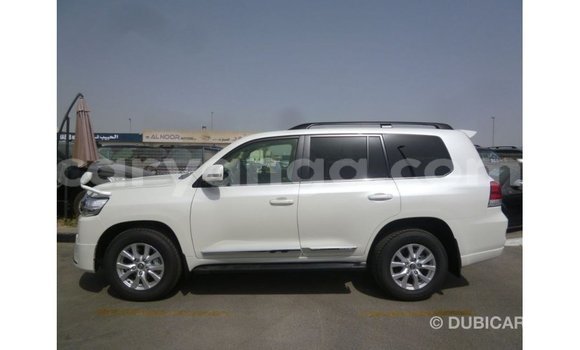 Buy Import Toyota Land Cruiser White Car in Import - Dubai in Malawi Buy Import Toyota Land Cruiser White Car in Import - Dubai in Malawi