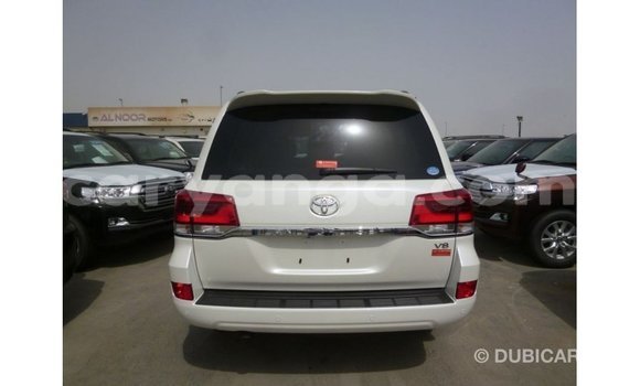 Buy Import Toyota Land Cruiser White Car in Import - Dubai in Malawi Buy Import Toyota Land Cruiser White Car in Import - Dubai in Malawi
