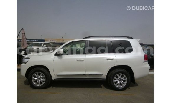 Buy Import Toyota Land Cruiser White Car in Import - Dubai in Malawi Buy Import Toyota Land Cruiser White Car in Import - Dubai in Malawi