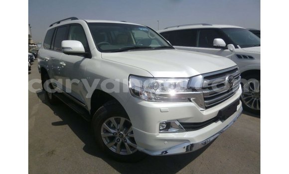Acheter Import Voiture Toyota Land Cruiser Blanc à Import - Dubai, Malawi Acheter Import Voiture Toyota Land Cruiser Blanc à Import - Dubai, Malawi