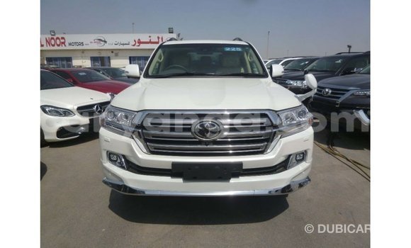 Acheter Import Voiture Toyota Land Cruiser Blanc à Import - Dubai, Malawi Acheter Import Voiture Toyota Land Cruiser Blanc à Import - Dubai, Malawi