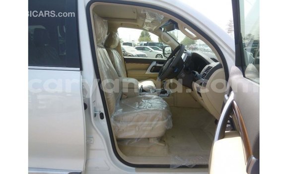 Acheter Import Voiture Toyota Land Cruiser Blanc à Import - Dubai, Malawi Acheter Import Voiture Toyota Land Cruiser Blanc à Import - Dubai, Malawi