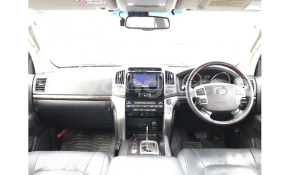 Buy Import Toyota Land Cruiser White Car in Import - Dubai in Malawi Buy Import Toyota Land Cruiser White Car in Import - Dubai in Malawi