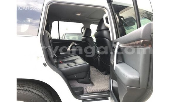 Buy Import Toyota Land Cruiser White Car in Import - Dubai in Malawi Buy Import Toyota Land Cruiser White Car in Import - Dubai in Malawi