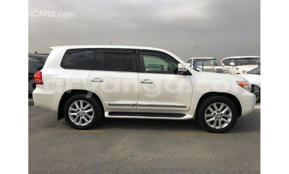 Buy Import Toyota Land Cruiser White Car in Import - Dubai in Malawi Buy Import Toyota Land Cruiser White Car in Import - Dubai in Malawi