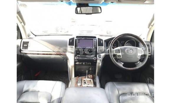 Buy Import Toyota Land Cruiser White Car in Import - Dubai in Malawi Buy Import Toyota Land Cruiser White Car in Import - Dubai in Malawi