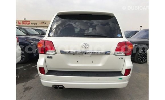 Buy Import Toyota Land Cruiser White Car in Import - Dubai in Malawi Buy Import Toyota Land Cruiser White Car in Import - Dubai in Malawi