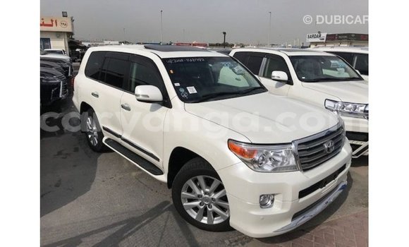 Buy Import Toyota Land Cruiser White Car in Import - Dubai in Malawi Buy Import Toyota Land Cruiser White Car in Import - Dubai in Malawi