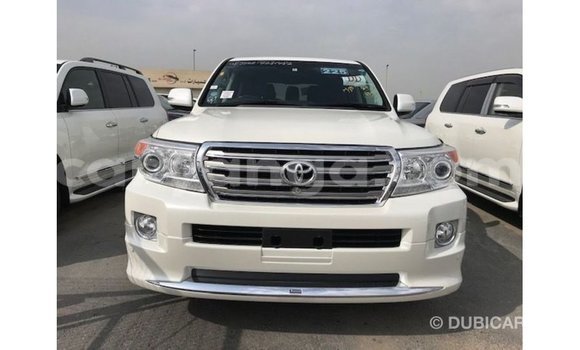 Buy Import Toyota Land Cruiser White Car in Import - Dubai in Malawi Buy Import Toyota Land Cruiser White Car in Import - Dubai in Malawi
